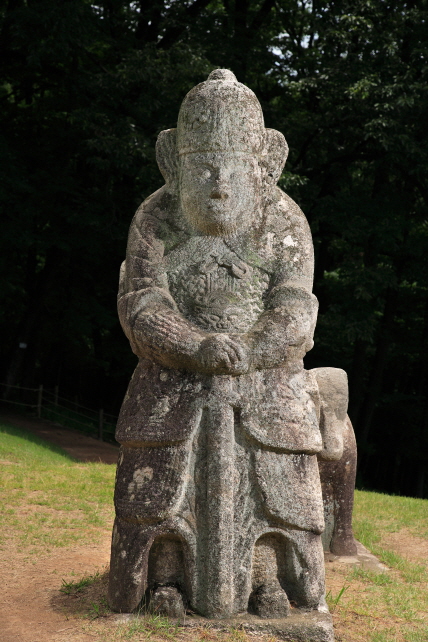 세조 광릉의 동측 무인석